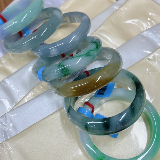 翡翠手镯匹配 · 一对一客服